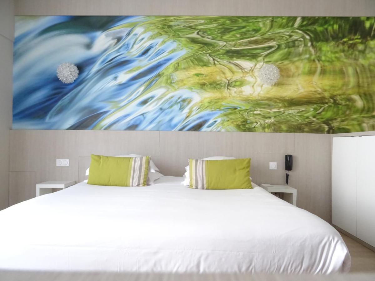 Sowell Hotels Domaine De La Petite Isle LʼIsle-sur-la-Sorgue Esterno foto