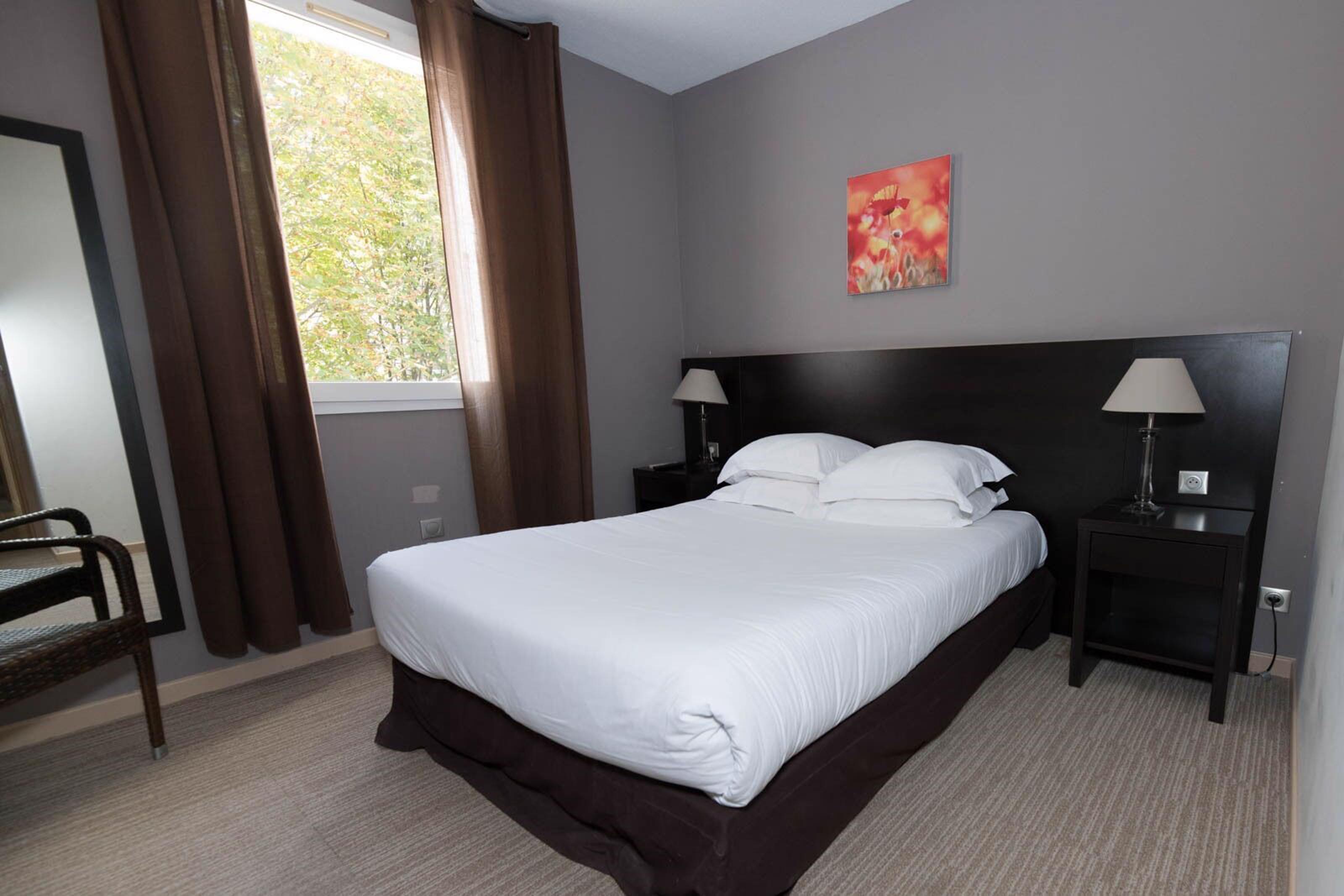Sowell Hotels Domaine De La Petite Isle LʼIsle-sur-la-Sorgue Esterno foto