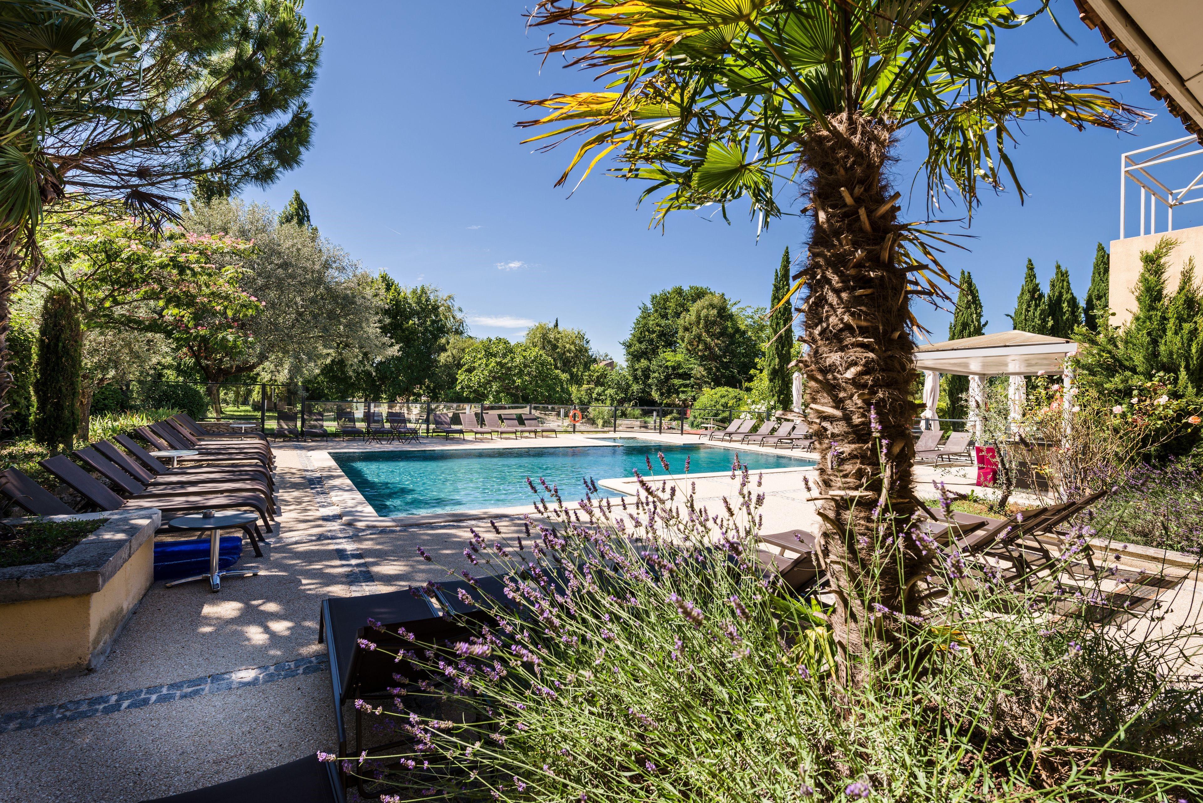 Sowell Hotels Domaine De La Petite Isle LʼIsle-sur-la-Sorgue Esterno foto